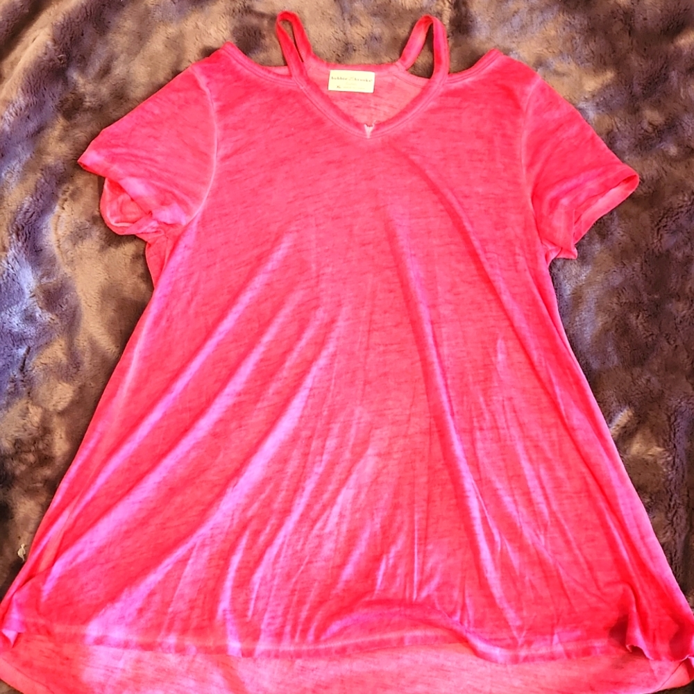 Cold shoulder blouse.
